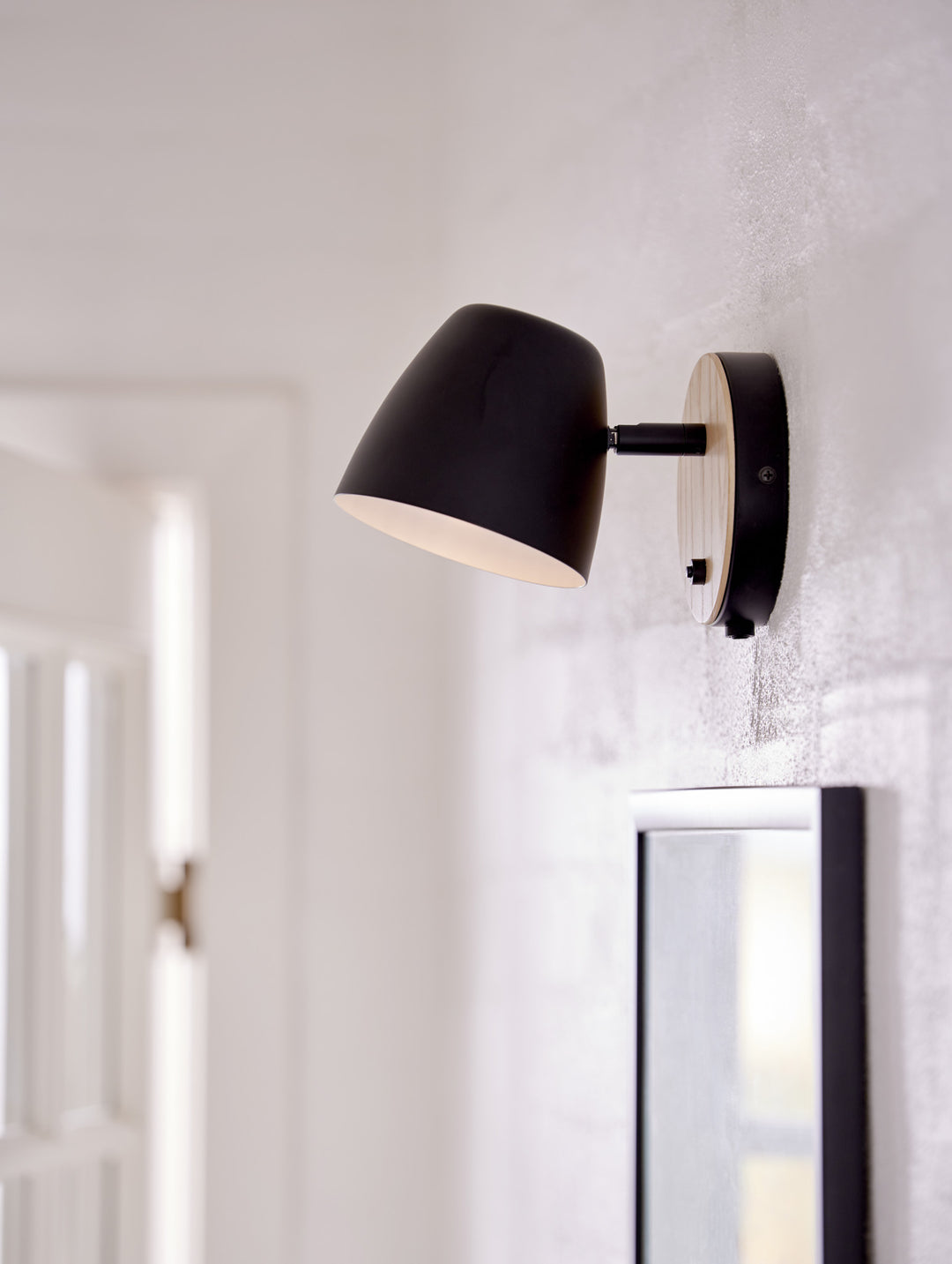 Theo | Wall | Black Wall Light Black