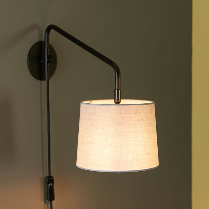 Carlson Wall plug in Black