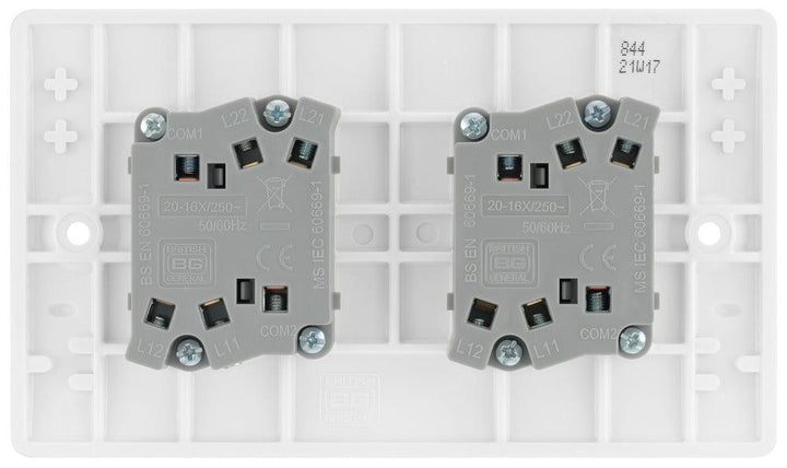 800 Series 10AX 4-Gang 2-Way Switch - Prisma Lighting
