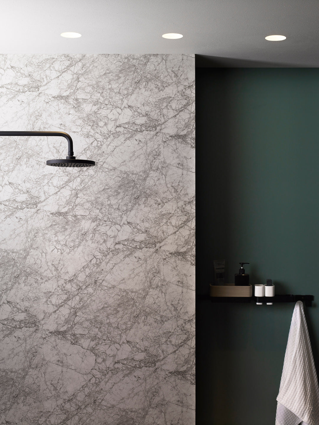 Interior bathroom installation with Void 80 casting downward light