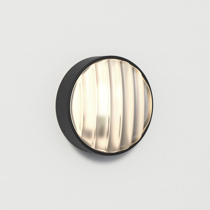 Astro Montreal Round 220 wall light in Textured Black