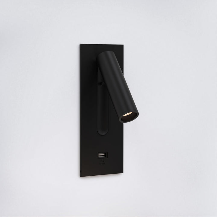 Astro Fuse 3 USB Reading Light in Matt Black