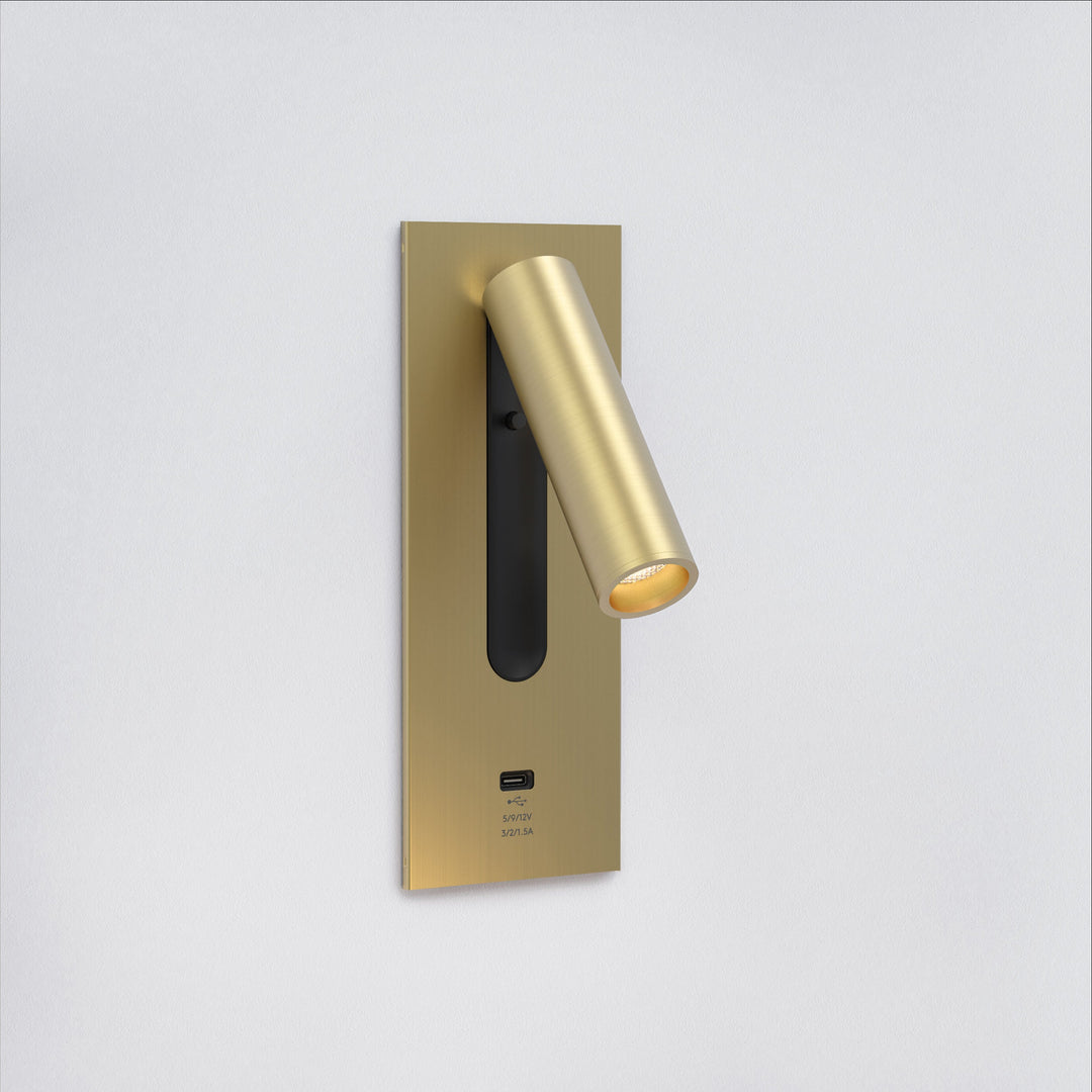 Astro Fuse 3 USB‑C Reading Light in Matt Gold finish