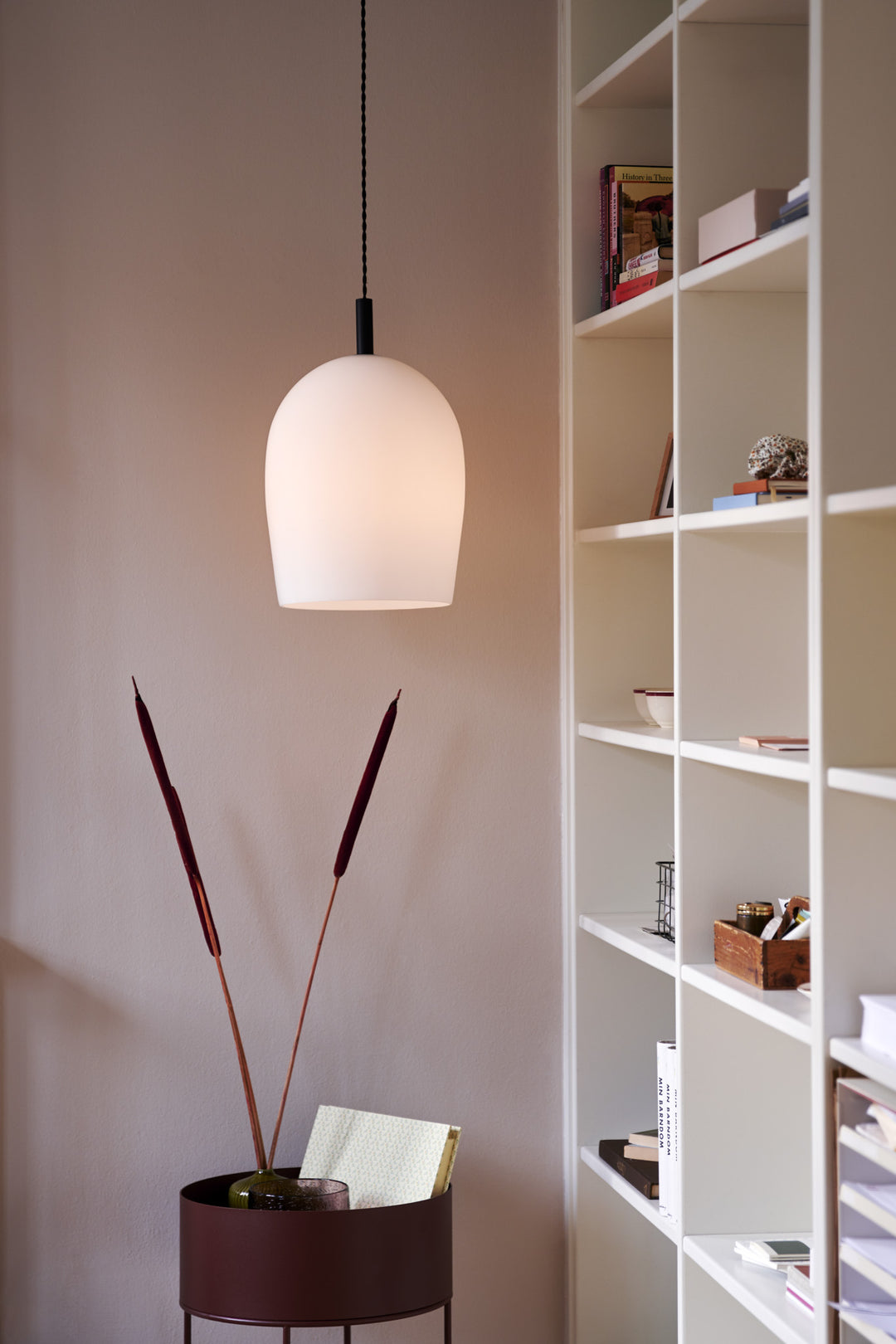 Uma 30 Pendant Light Opal white