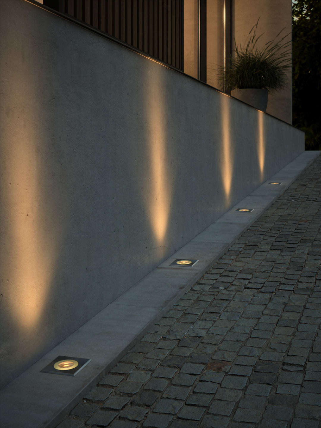 Andor Square | Ground | SS GroundRes Light Stainless steel