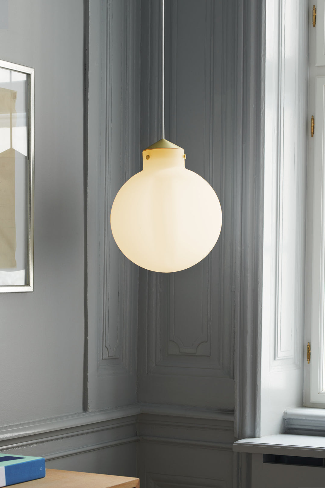 Raito 30 round Pendant Light Opal white Opal white