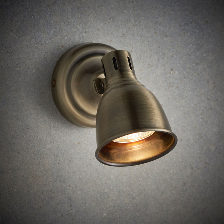 Westbury Single spotlight Brass