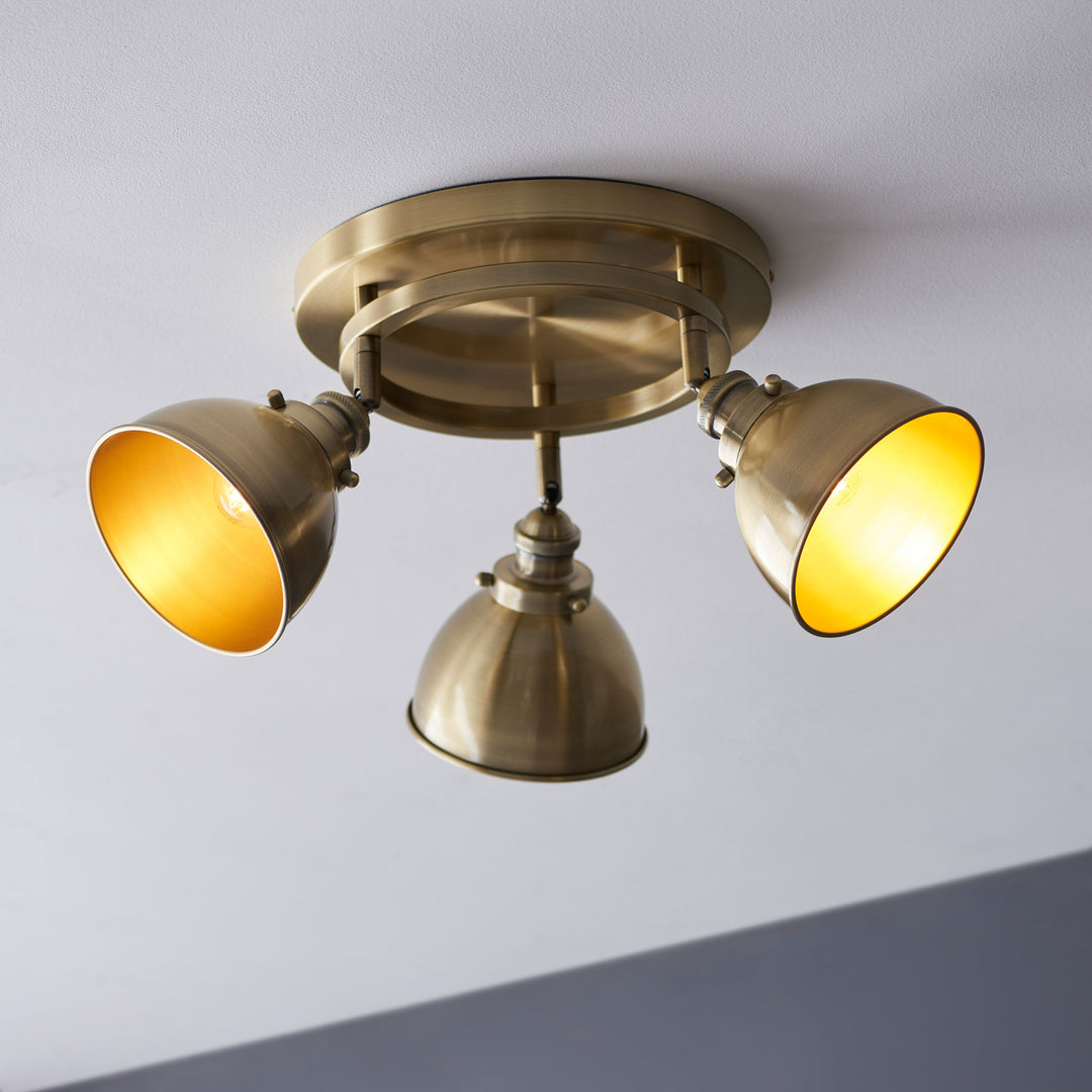 Wyatt 3lt Round spotlight Brass