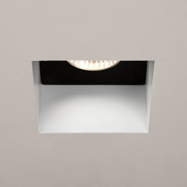 Close-up of square aperture and minimal trimless edge (90 × 90 mm face)