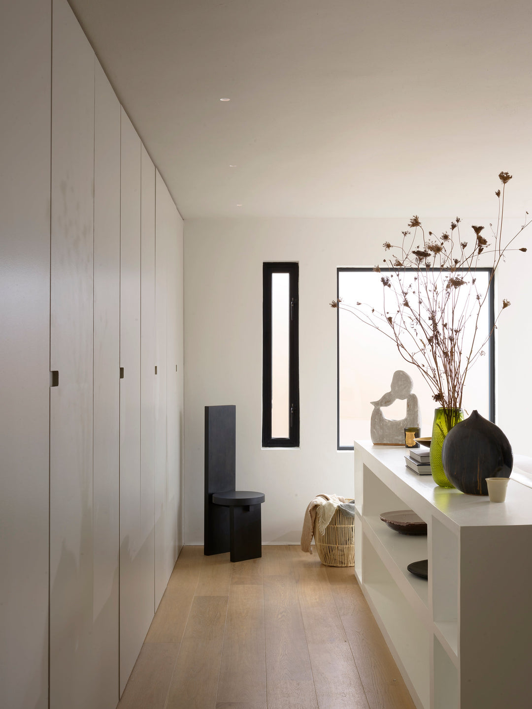 In-situ shot of multiple Trimless Minis lining a hallway ceiling