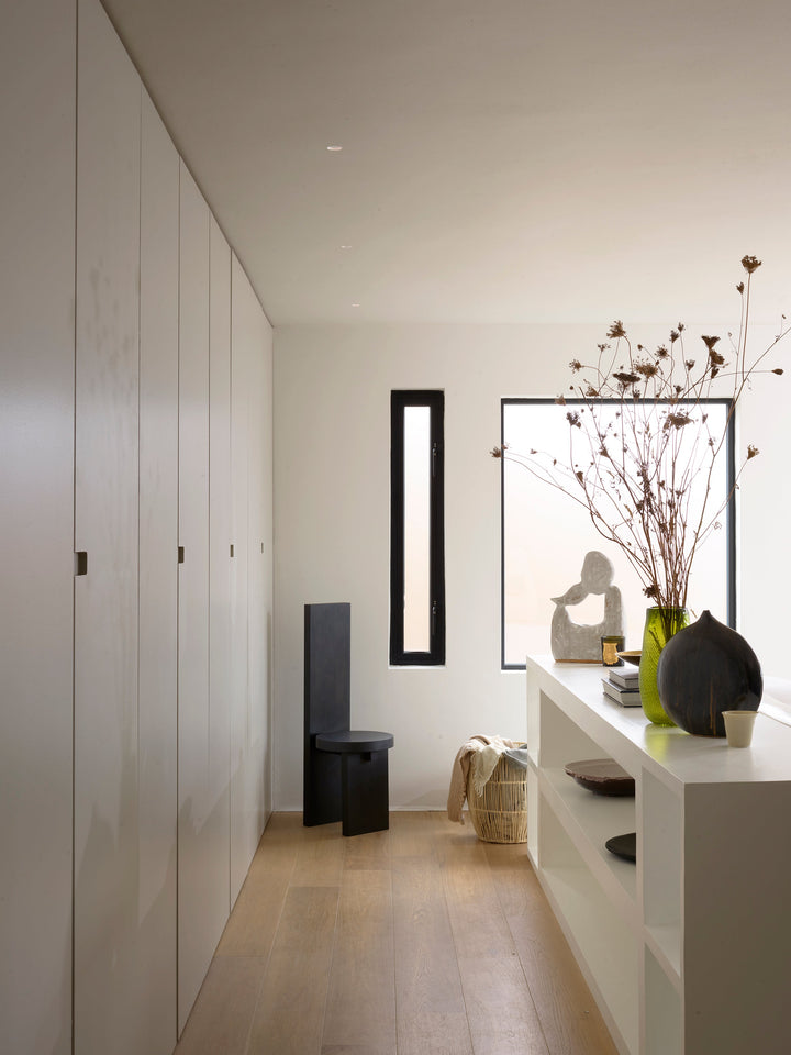 In-situ shot of multiple Trimless Minis lining a hallway ceiling