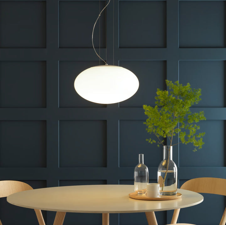 Interior scene with Zeppo Pendant 400 above table