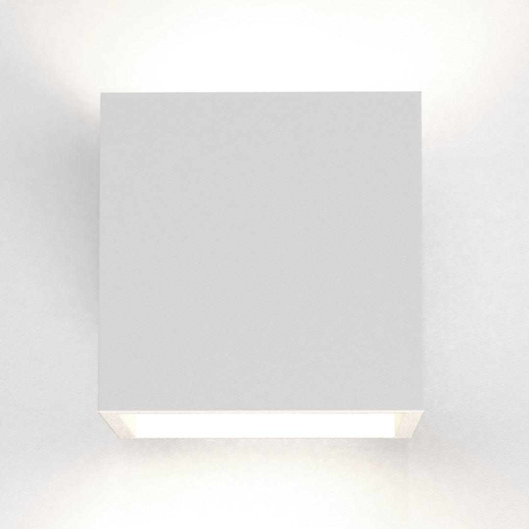 Pienza 165 installed in a hallway, creating ambient wall wash