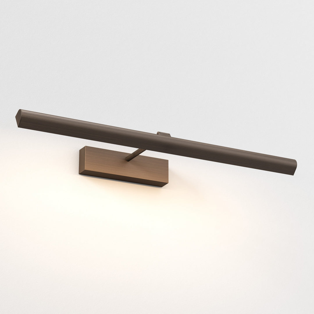 Close-up of adjustable LED diffuser and sleek aluminium finish