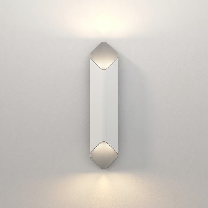 Astro Ako 600 wall light in Matt White/Gold (DALI dimming)