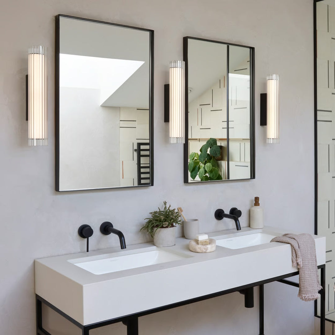 io 420 | Wall Light