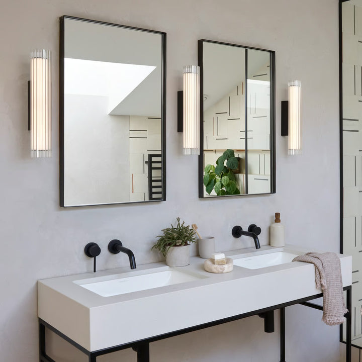 io 420 | Wall Light