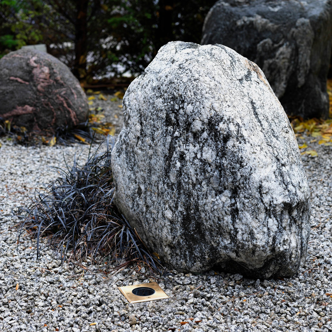 Gramos Square | Ground Light