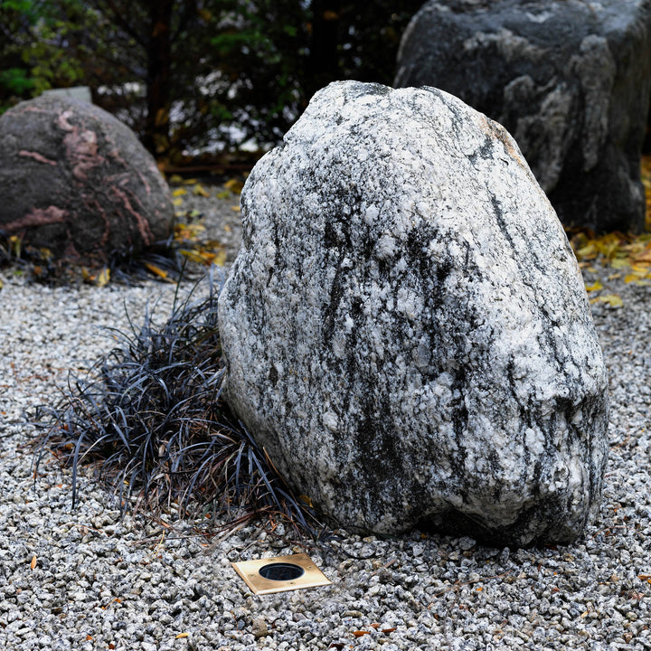 Gramos Square | Ground Light