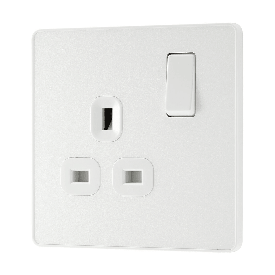 BG Evolve Pearlescent White Single Switched 13a Socket PCDCL21W-01