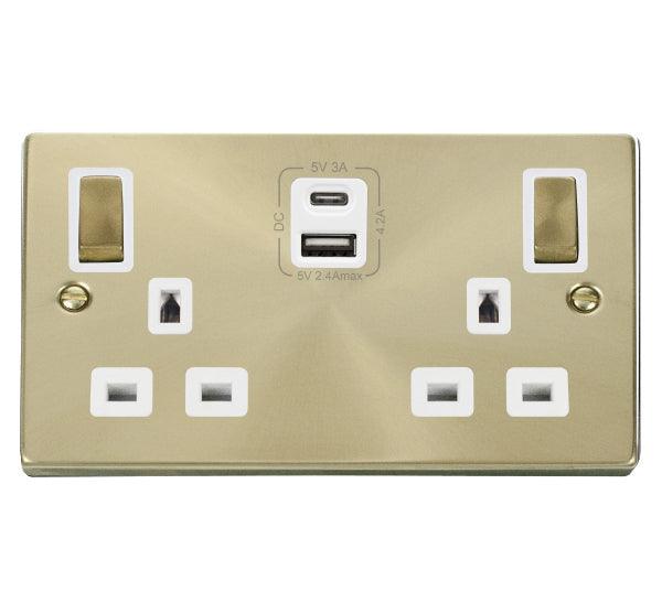 Click Deco 13A Double Switched Socket 1xUSB-C 1xUSB-A Satin Brass Whit